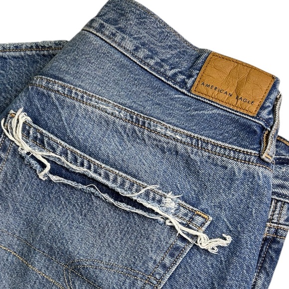 American Eagle Distressed Blue Jeans, Loosefit, EUC, size 8 short - Picture 5 of 5